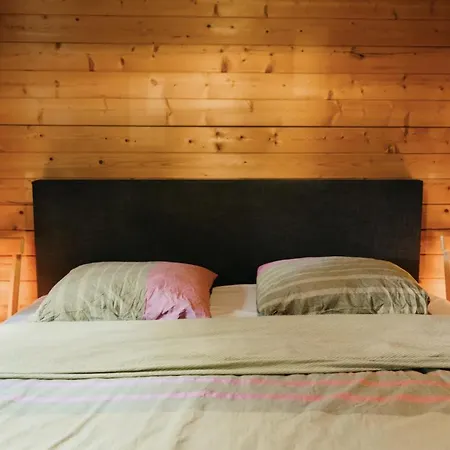 Cozy And Romantic Forest House Op De Veluwe