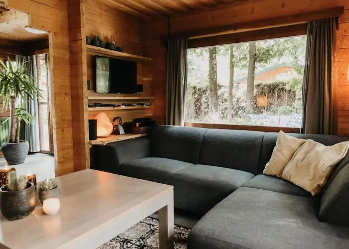 Cosy And Romantic Forest House Dağ evi *