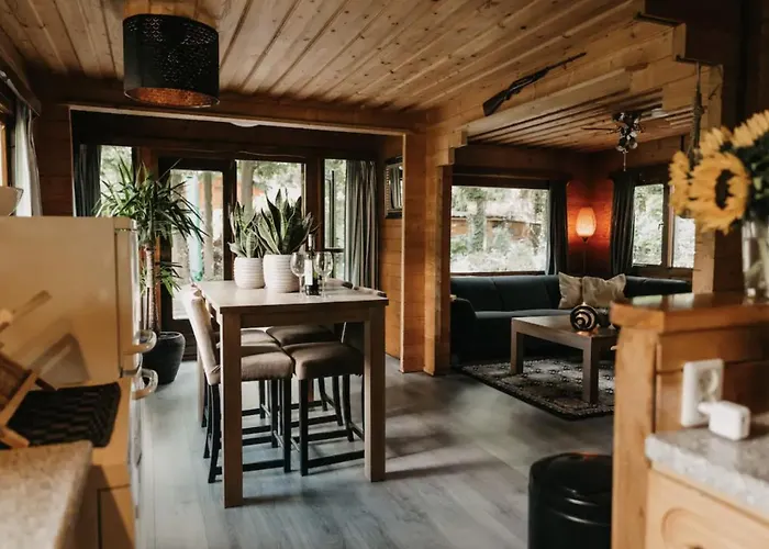 Cosy And Romantic Forest House *