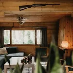 Cosy And Romantic Forest House *