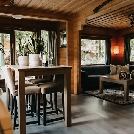 Domek alpejski Cosy And Romantic Forest House