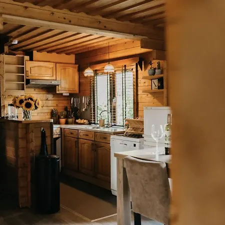 Cosy And Romantic Forest House Domek alpejski